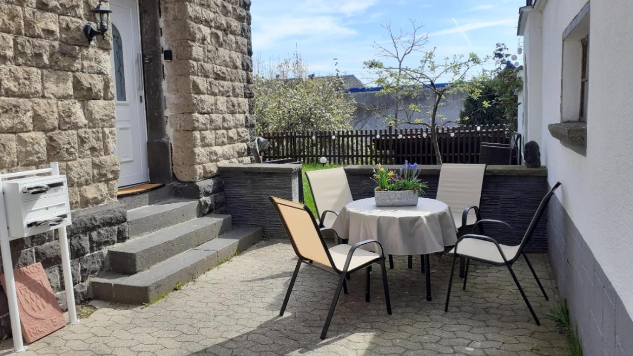 Ferienwohnung Am Vulkanpfad Ettringen  Екстер'єр фото
